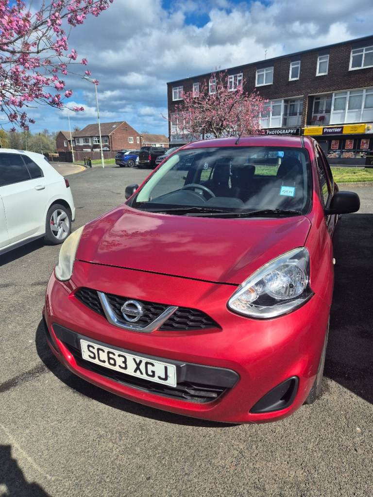 Nissan micra 11 months mot 2014 1.2 5 door hatch back in Red 