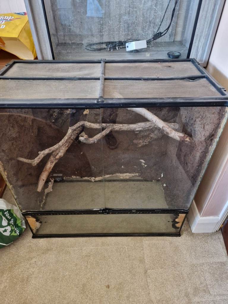 Reptile vivs & acessories