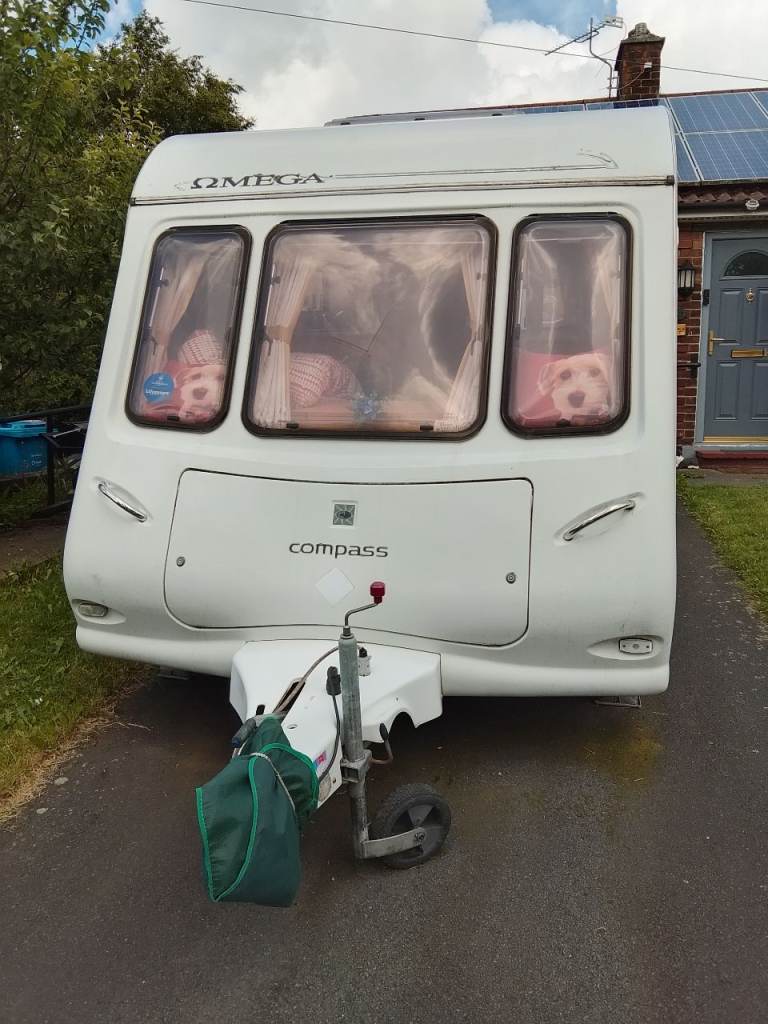 Compass omega 2 berth caravan £2750 ono