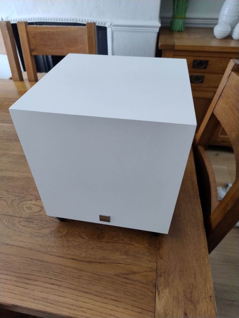 DALI SUB C-8 D Subwoofer – White, Good Condition