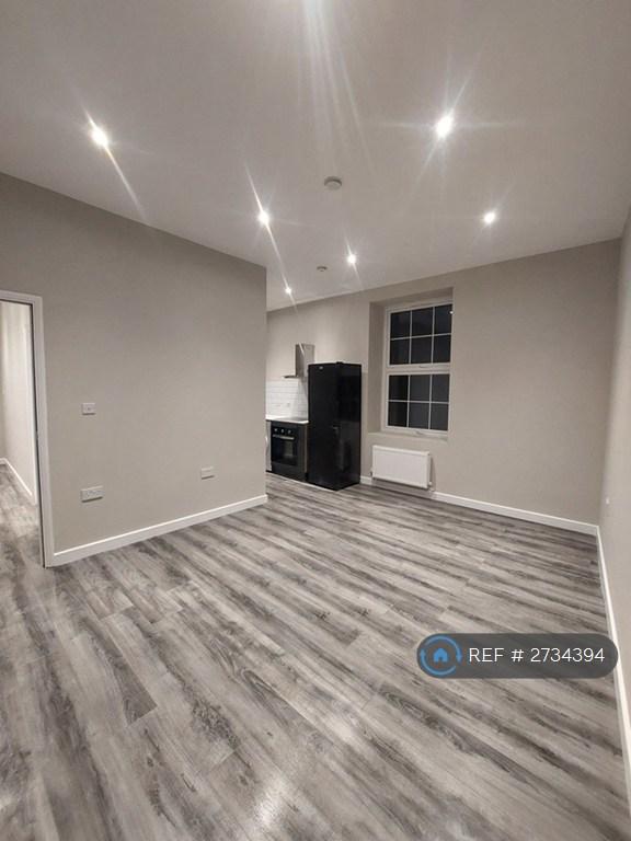 2 bedroom flat in Bakehouse Mews, Leighton Buzzard, LU7 (2 bed) (#2734394)