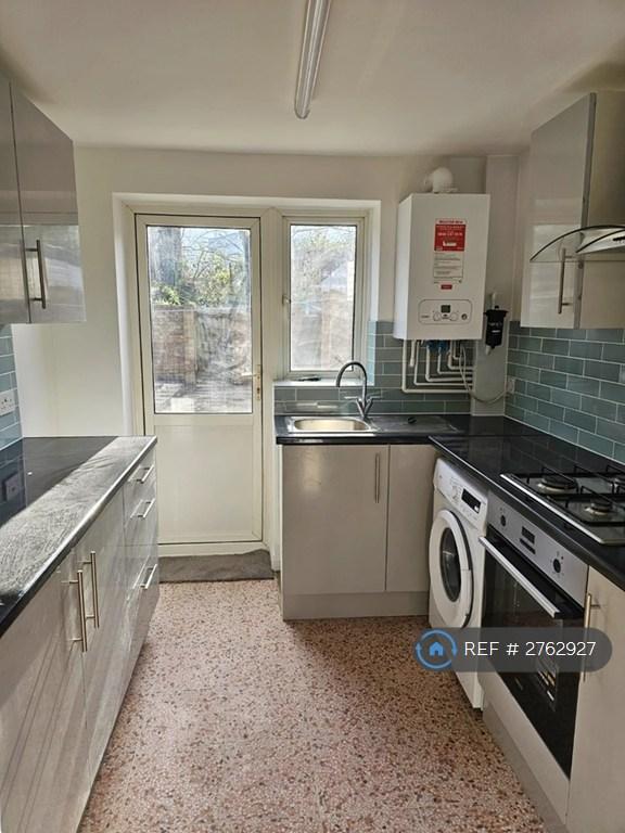 3 bedroom house in Dock Road, Tilbury, RM18 (3 bed) (#2762927)