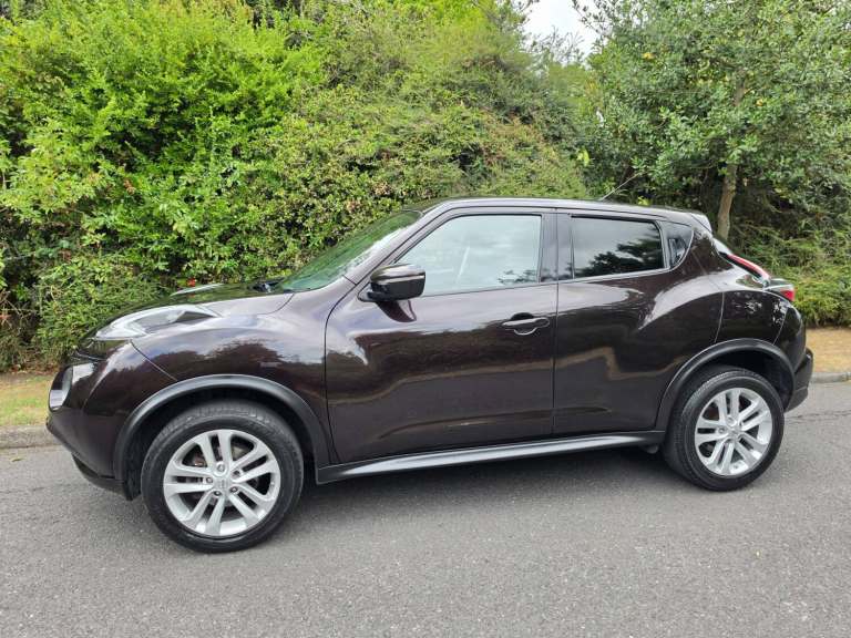 NISSAN JUKE 1.6 ACENTA Xtronic - AUTOMATIC - 5 DOOR - BLACK