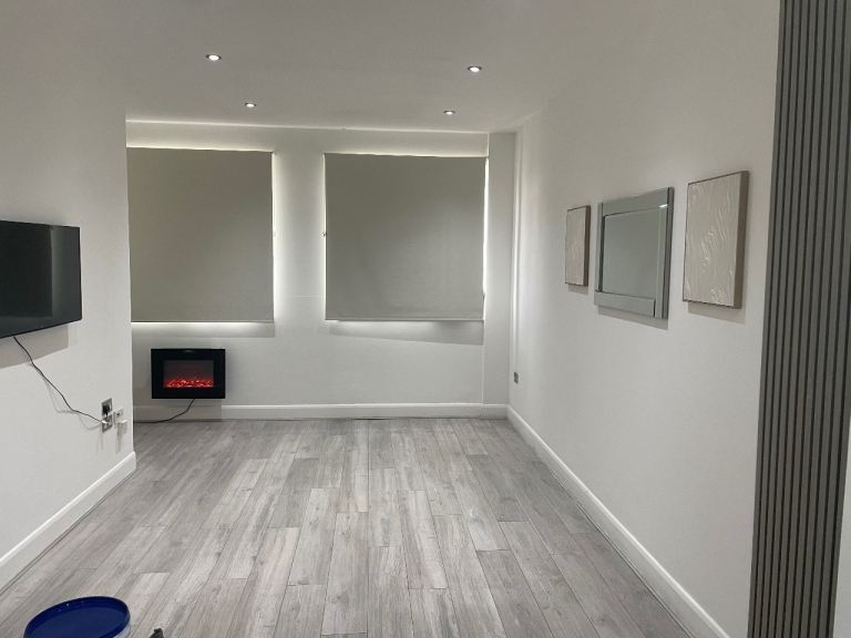 Very large double room with your own kitchen **prime location**