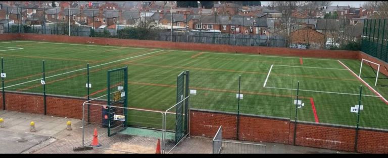 Football teams looking for players