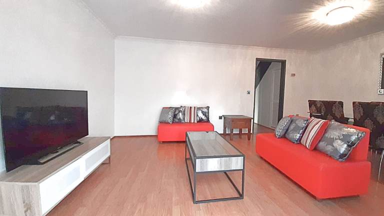 Short and long term 3 bedrooms house in quiet cul-de-sac Edge Hill close to city centre & Hospitals