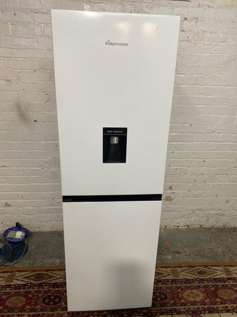 FridgeMaster White Fridge Freezer with Water Dispenser – As Good As New