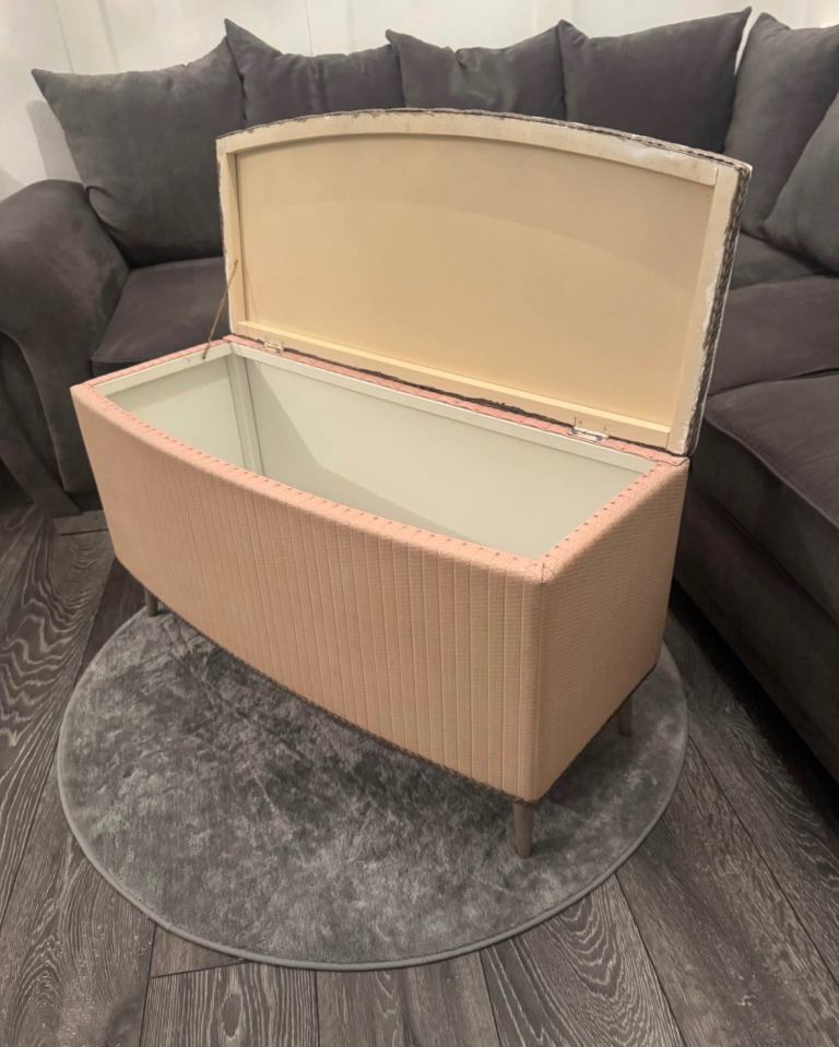 Bedding Blanket Linen Box Bedroom Storage Vintage Toy Chest Ottoman Bench White Pink