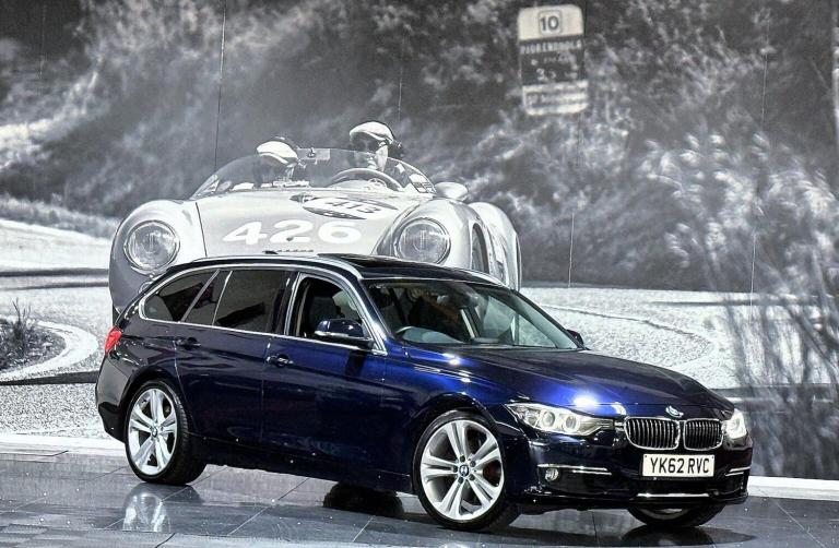 BMW 3 SERIES 3.0 330d Luxury Touring Auto Euro 5 (s/s) 5dr 2012