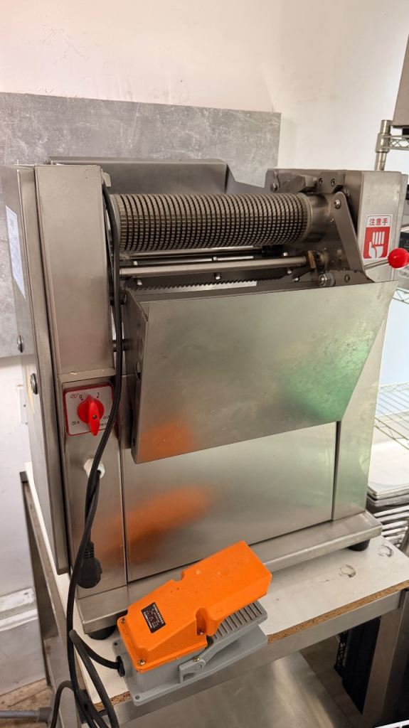 Thickness Adjustable Beef Skin Removing Machine Meat Peeler Pork Skin Peeling Machinery High Quality