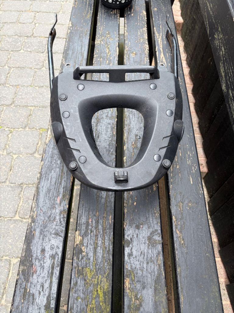 Givi top box and mounting rack 