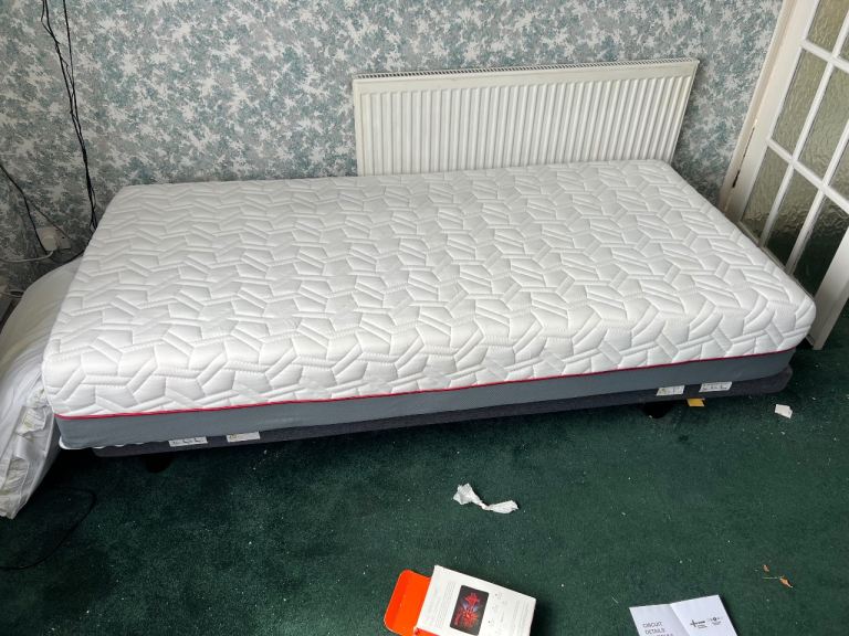 Dreams Therapur ActiGel Mattress & Adjustable Single Bed Base