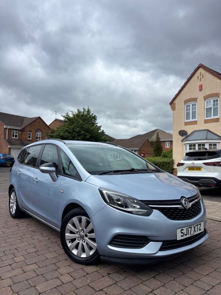 2017 Vauxhall Zafira Tourer, 1.4l Petrol, only done 40K Miles - New MOT 