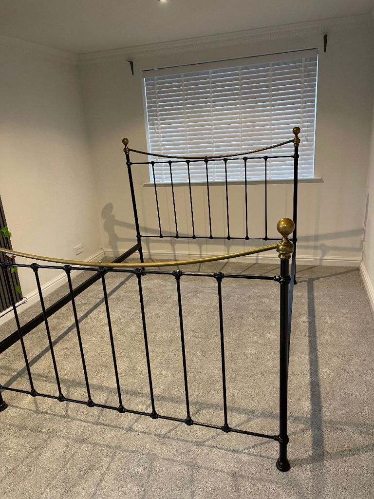 Black metal Bed surround (king size)