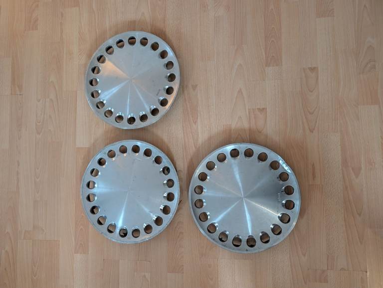 Saab 900 / 90 Steel Wheel Trims / Steel Hubcaps 