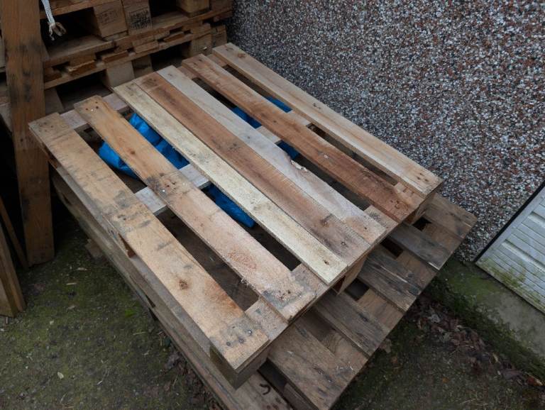 Wooden Pallets 970mm x 790mm Ideal Garden, House, Furniture or Fencing. Delivery Available.