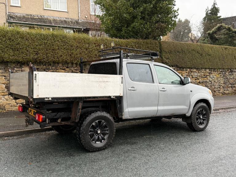 2007 Toyota Hilux INVINCIBLE 3.0D4-D DOUBLE CAB TIPPER MANUAL 4X4 GREY PICK UP Diesel Manual