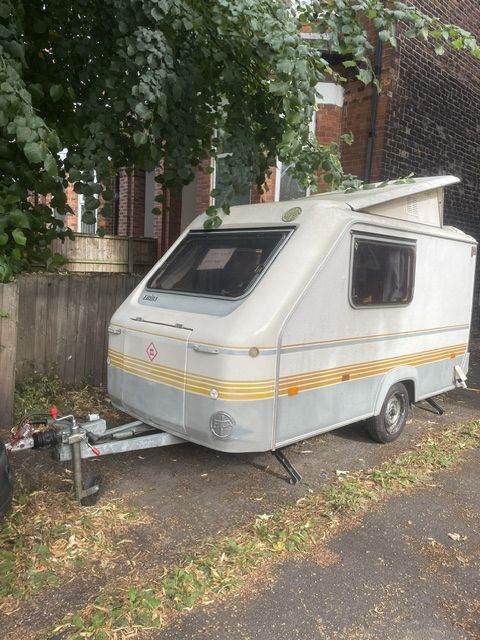 RARE VINTAGE 1988 ERIBA ERIBELLE TOURING CARAVAN – WASHROOM  – NEW ELECTRICS