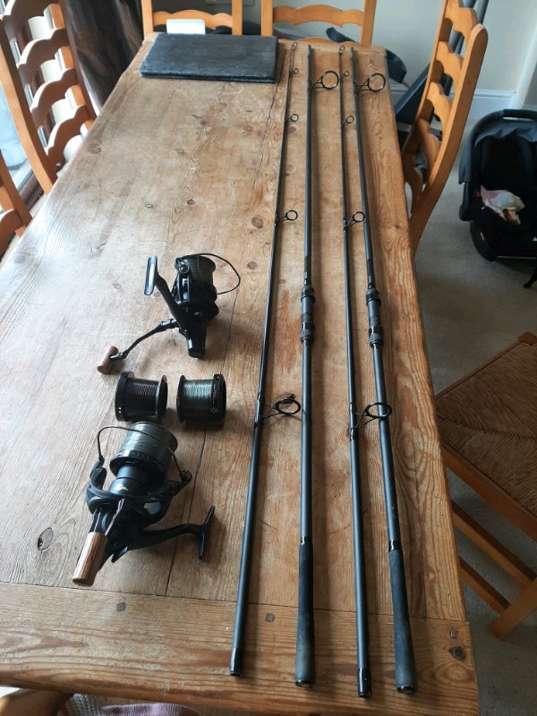 Sonik Dominator x 12' 3.00lb (50) 2x rods and 2x reels 2x spare reels