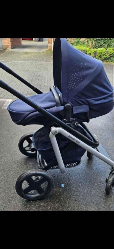 Maxi-Cosi pram with car seat adapter 0+