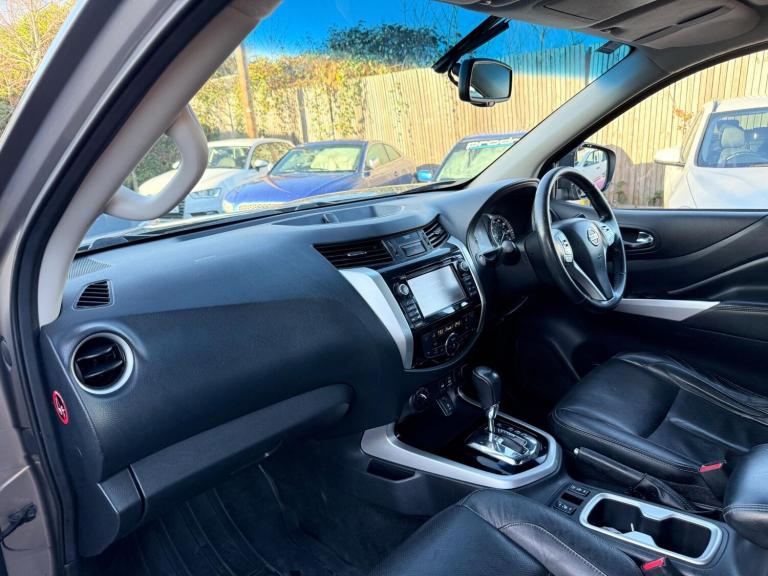 2016 Nissan Navara 2.3 dCi Tekna Auto 4WD Euro 5 4dr PICK UP Diesel Automatic