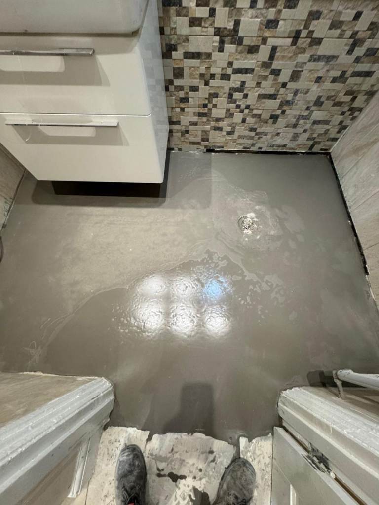 PLUMBER, TILER AND HANDMAN 