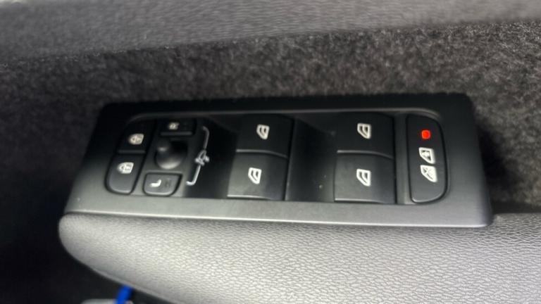 2025 Volvo XC40 Ultra, B4 Mild hybrid, Petrol, Dark Estate Petrol Automatic