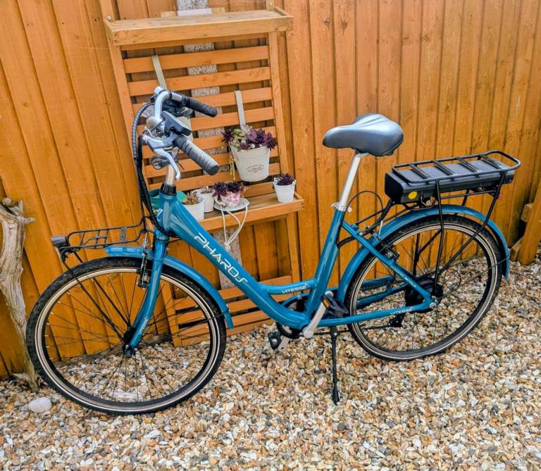 Vitesse Pharos lightweight pedal assist electric bike