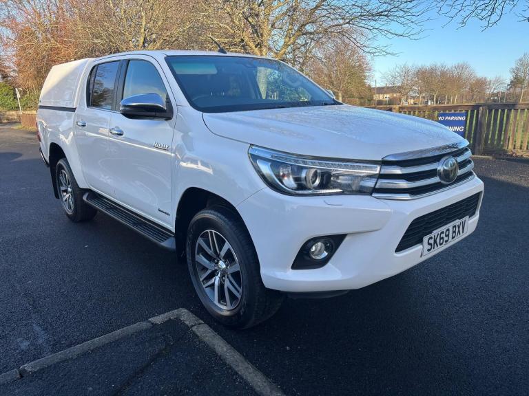 2019 Toyota Hilux Invincible D/Cab Pick Up 2.4 D-4D PICK UP DIESEL Manual