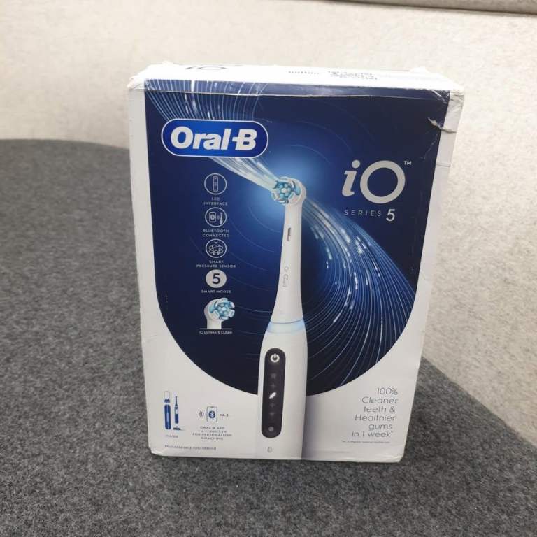 image for New Oral-B iO5 Electric Toothbrushes, Toothbrush Head & Travel Case, 5 Modes With Teeth Whitening