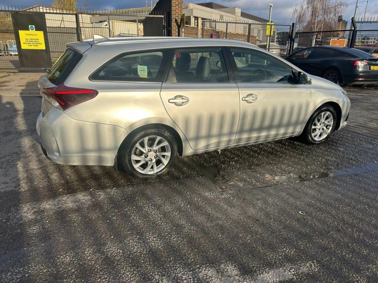 2015 Toyota Auris 1.8 Hybrid Icon 5dr CVT ESTATE Petrol/Electric Hybrid Automatic