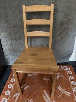 4 wooden dining chairs