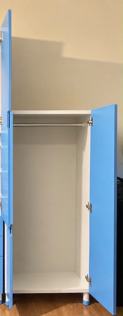Blue Wardrobe with Hanging Rail – Good Condition