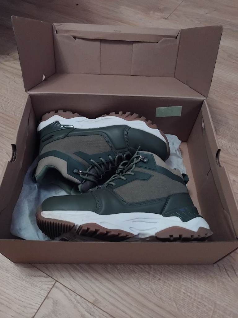 Woman's walking boots size 5 from Mountain Warehouse