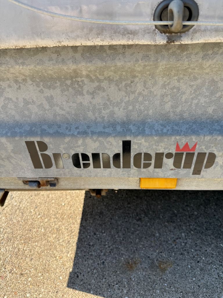 XL Covered Twin Axle Trailer (Brenderup)