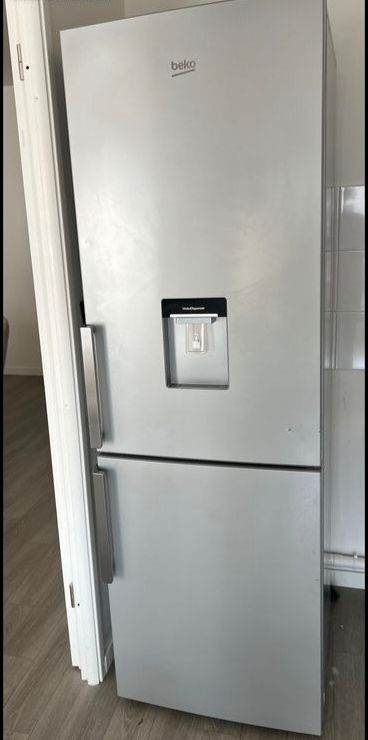 Beko Fridge Freezer with Water Dispenser – Silver, Good Condition