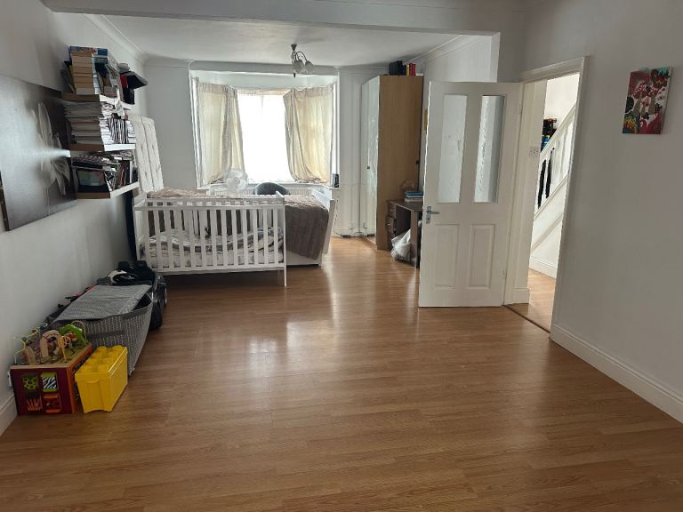 Lovely 3 bedroom house in heart of Southall 