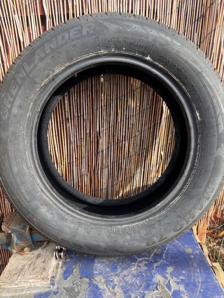 235 60 18 tyre 