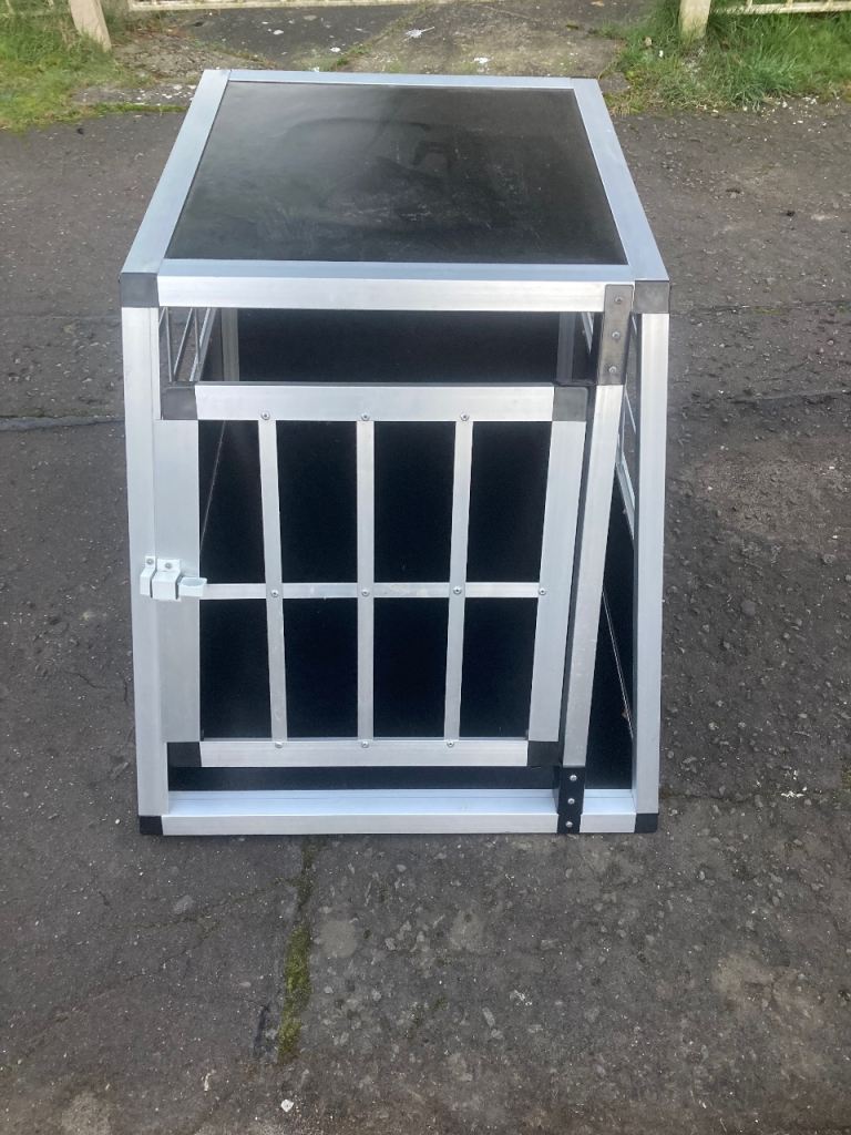 Dog crate 