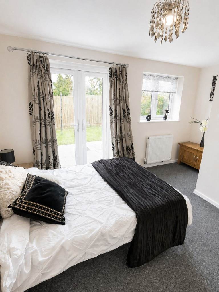 1 Nice Large Double Ensuite room at great location
