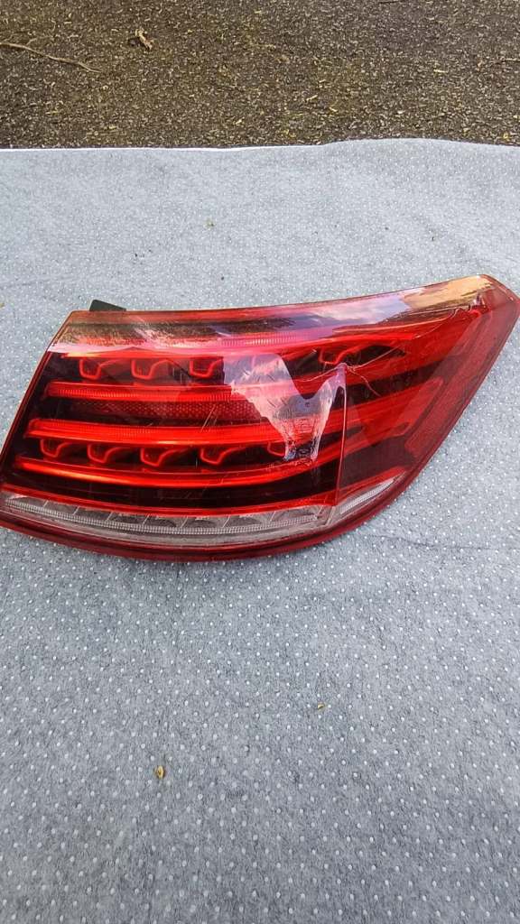 E CLASS COUPE TAIL LIGHT - RIGHT SIDE ON OFFER