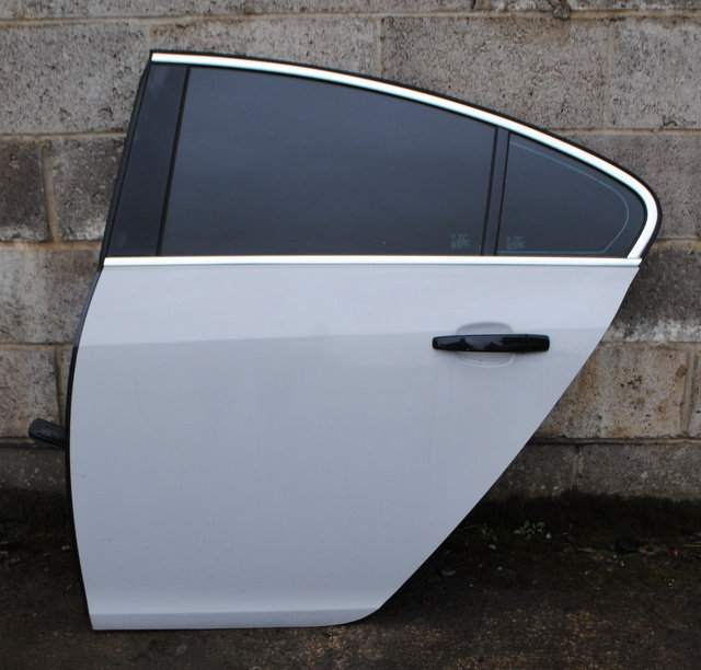 2013 VAUXHALL INSIGNIA MK1 FACELIFT REAR PASSENGERS SIDE DOOR