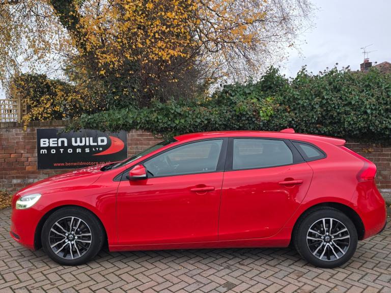 2017 Volvo V40 T2 [122] Momentum 5dr Geartronic HATCHBACK Petrol Automatic