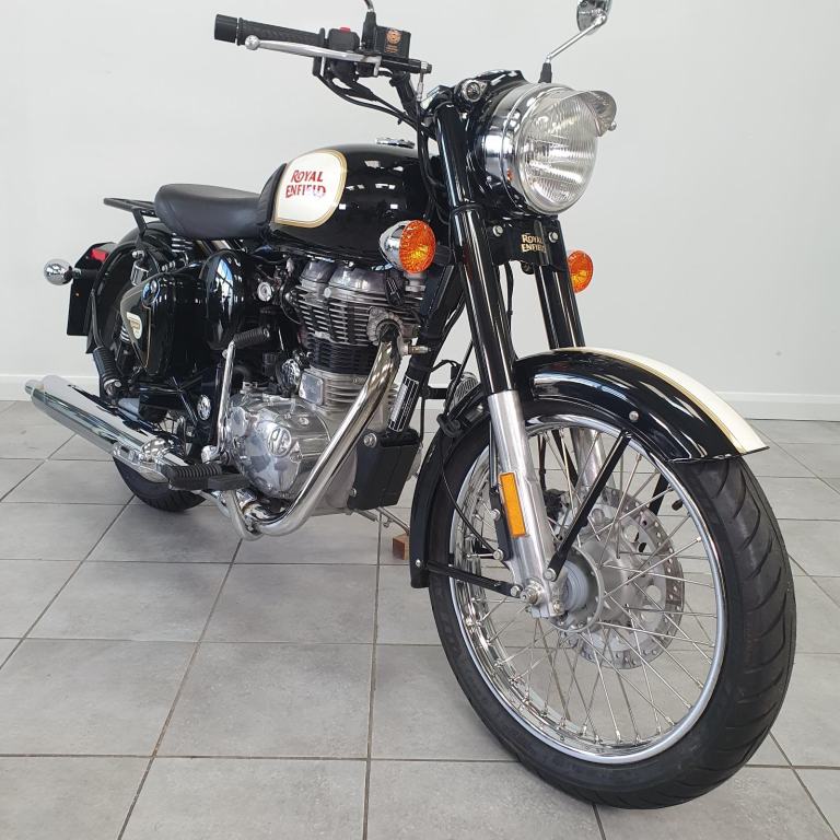 2018 Royal Enfield Classic 500 EFI Black White Motorbike Motorcycle Low Mileage