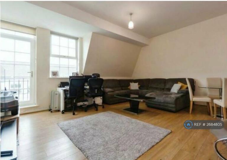 1 bedroom flat in Park View House, Dickens Heath, B90 (1 bed) (#2684805)