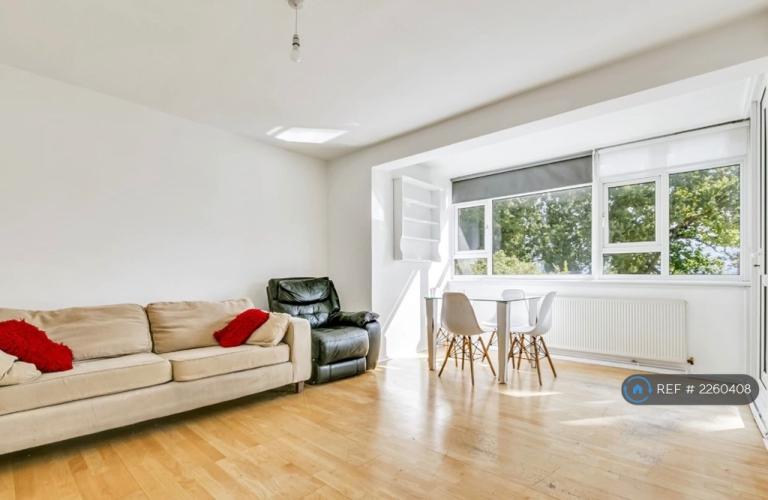 3 bedroom flat in Weydown Close, London, SW19 (3 bed) (#2260408)