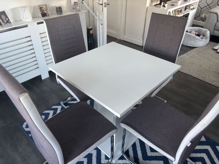 Dinning table and 4 chairs