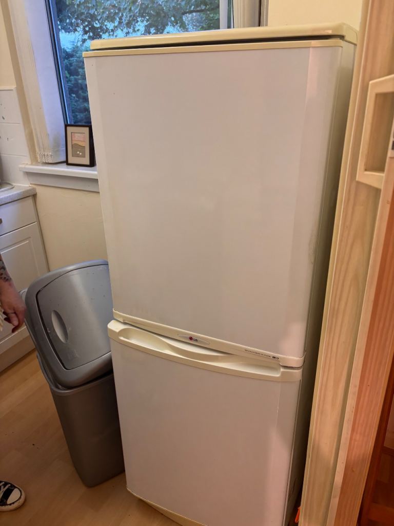 Fridge freezer 