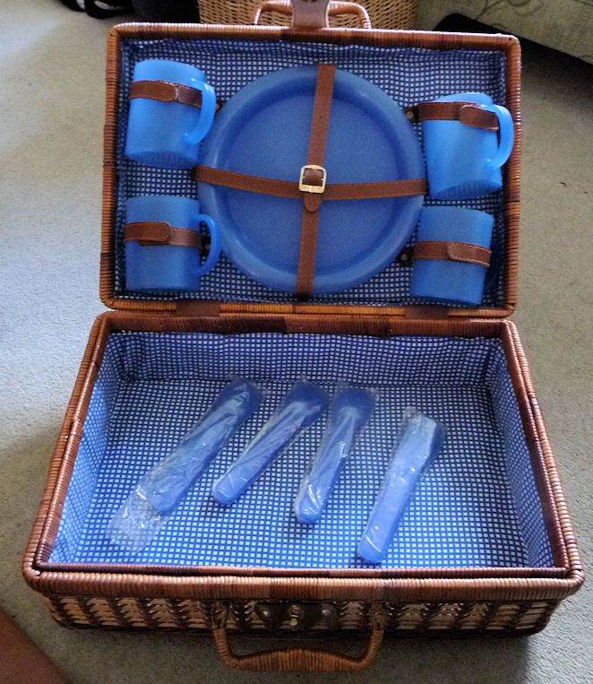 Rattan Picnic Hamper - New Unused - Complete with Mugs, Plates & Cutlery 4 Settings