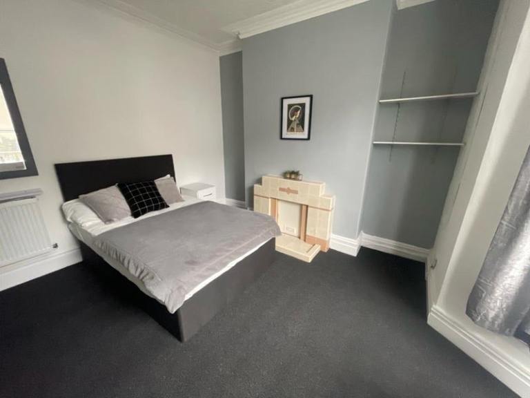 LEEDS DOUBLE ROOM | DSS ACCEPTED | UC • LCW • PIP